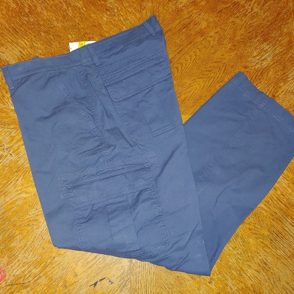 ROUNDTREE & YORKE CARGO PANTS MENS CLASSIC FIT STRETCH blue SIZE 40X32 NWT. - Picture 1 of 5